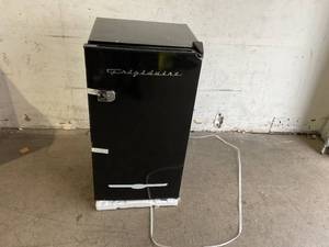 lot 188 image: FRIGIDAIRE 3.2 Cu Ft Black Retro Bar Fridge - Black