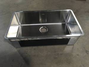 lot 5 image: Elkay Crosstown 32 in. Undermount Single Bowl 18 Gauge Stainless Steel Kitchen Sink Only customer returns review  pictures