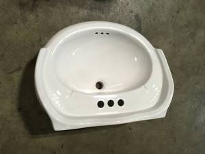 lot 11 image: Pegasus Westminster 21 Pedestal Sink Basin White customer return see pictures