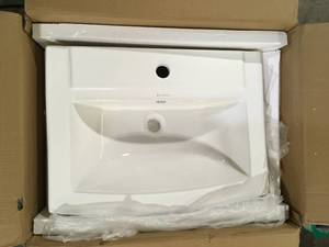 lot 47 image: Swiss Madison Sublime Pedestal Bathroom Ceramic Vessel Sink Round Single Faucet Hole in White customer return review pictures