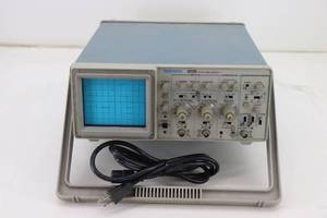 lot 24 image: Tektronix 2225 Oscilloscope