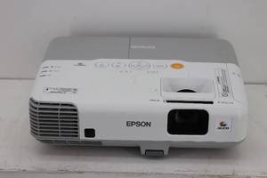 lot 40 image: Epson PowerLite 95 Projector
