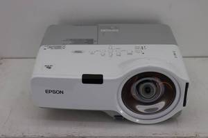 lot 41 image: Epson PowerLite 410W Projector
