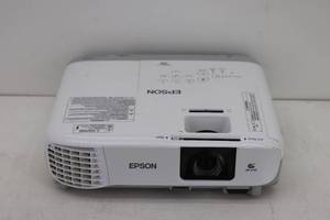 lot 43 image: Epson PowerLite 108 Projector