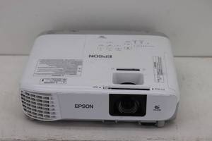 lot 50 image: Epson PowerLite 108 Projector