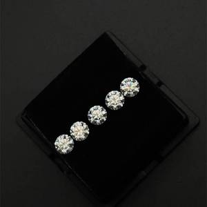 lot 68B image: 2.50 CARATS (Lot of 5 Moissanite Stones) aprox .50ct each Round Brilliant Cut 5mm, VVS CLARITYD COLOR  VIDEO 