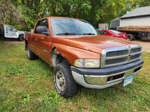 2001 Dodge Ram 1500 Quad Cab 2-Door Pickup