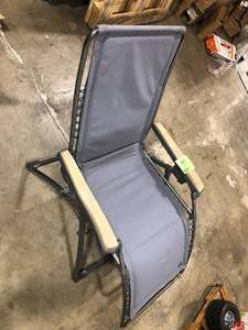 lot 14 image: OutdoorPatio Lounge Chair Customer Returns See Pictures