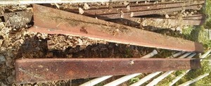 lot 367 image: Angle Iron (2).