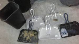 lot 851 image: 17in Dustpan (5) And Garbage Can.
