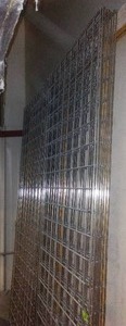 lot 871 image: Silver Chrome Display Racks (8).  8ft X 24in