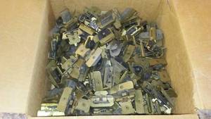 lot 907 image: Cabinet Hinges