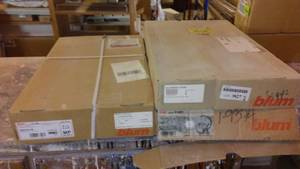 lot 918 image: Drawer Slides (15). Size Varies.