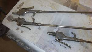 lot 928 image: Air Hose Wands (3).