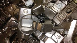 lot 942 image: Hinges. (3) Boxes.