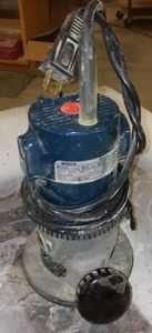 lot 952 image: Bosch Router.
