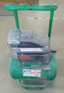 lot 958 image: Air Compressor.