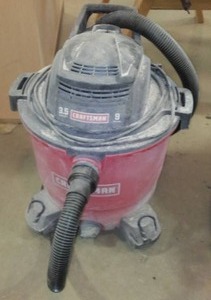 lot 978 image: Craftsman WetDry Vac. 3.5 Hp. 9 Gallons.