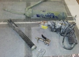 lot 1050 image: Drill, Grease Gun, Air Nozzle And Hand Mixer.