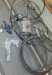 lot 1058 image: Paint Gun And More For Parts.