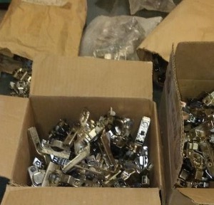 lot 579 image: Hinges Huge Lot.