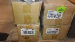 lot 602 image: Hardware Drawer Glides (4 plus)