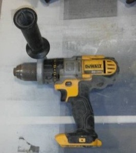 lot 621 image: DeWalt 20 Volt Max Drill.