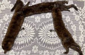 lot 27 image: Ornate Vintage Full Size Brown 3-Mink Fur Drape Stole