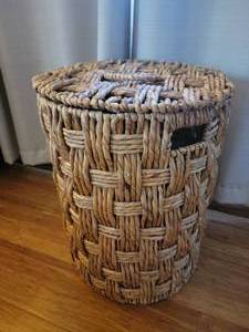 lot 63 image: Jute Weave Hamper