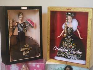 lot 90C image: Holiday Barbie ( 06, 09, 15, 40th Anniversary)