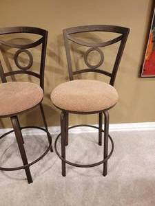 lot 17 image: CHIC COUNTER STOOL SET (4)
