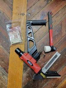 lot 110I image: 18 Gal. Cleat Flooring Nailer