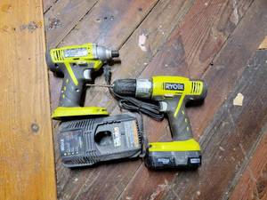 lot 110Q image: Ryobi Cordless 18V Drill Set