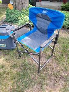 lot 110Y image: Tailgate Folding Chair Bundle
