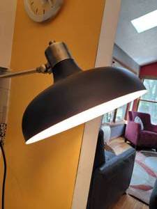 lot 194 image: COOL VINTAGE ADJUSTABLE FLOOR LAMP