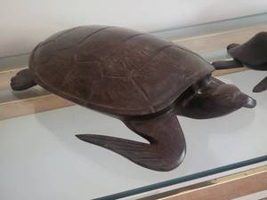 lot 128 image: Monkey Wood Carved Tortoise Turtle Family