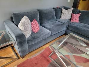 lot 21 image: Luxurious Steel Gray Velor Sectional