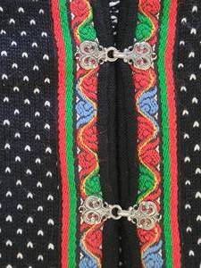 lot 121 image: Norwegian Wool Knit Sweater - Black and White