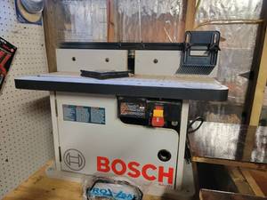 lot 112 image: Bosch Router Table with Cabinet RA1171