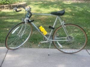 lot 109 image: Classic Raleigh Road Bicycle - Grey