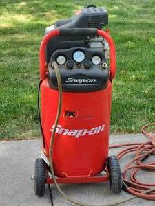 lot 115 image: Snap-On DRC 20 gal. Air Compressor