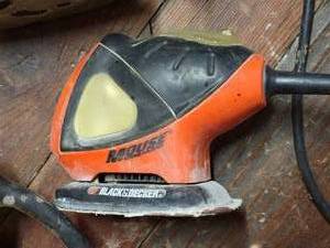 lot 134 image: DeWalt Power Sander Kit (4)