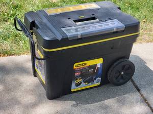 lot 143 image: Stanley Rolling Tool Box