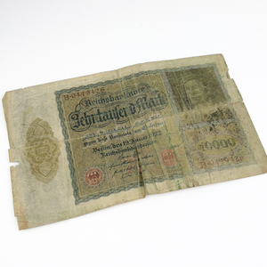Assortment of Approx. 100 Pieces of VINTAGE Foreign Currency.