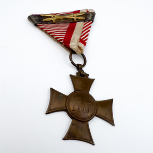 1912-1913 Austria-Hungary Medal For Bravery With Bar and Crossed Swords