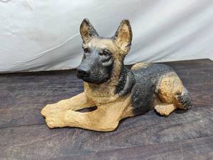 Vintage Animal Classics German Shepherd Sculpture