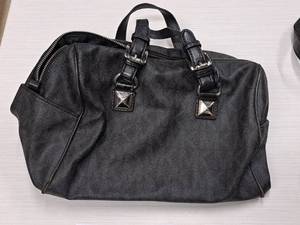 lot 140 image: Michael Kors Handbag