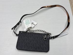 lot 153 image: Michael Kors Handbag