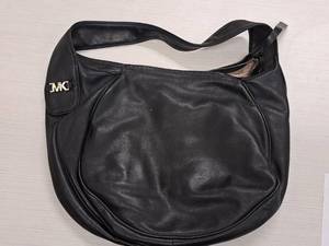 lot 125 image: Michael Kors Fulton Hobo Black Leather Handbag
