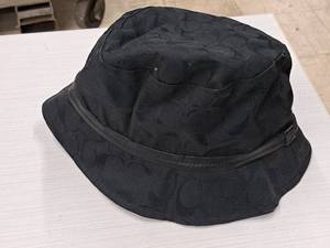 lot 200 image: Coach D Hat Size Small